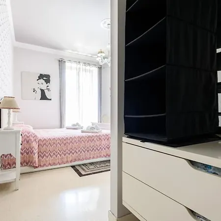 Spacious Comfortable Central And Quiet アパート *